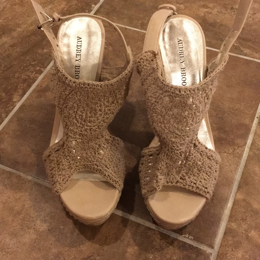 Tan crotchet open toe cork wedges size 8
